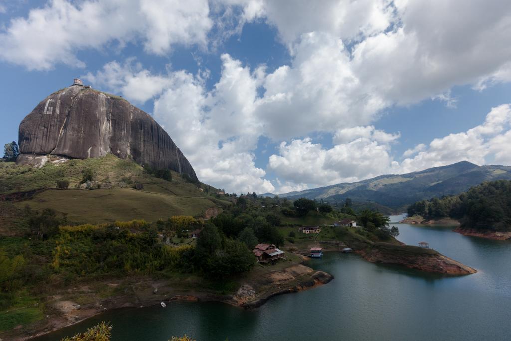 Casa Galeria Guatape Villa Buitenkant foto