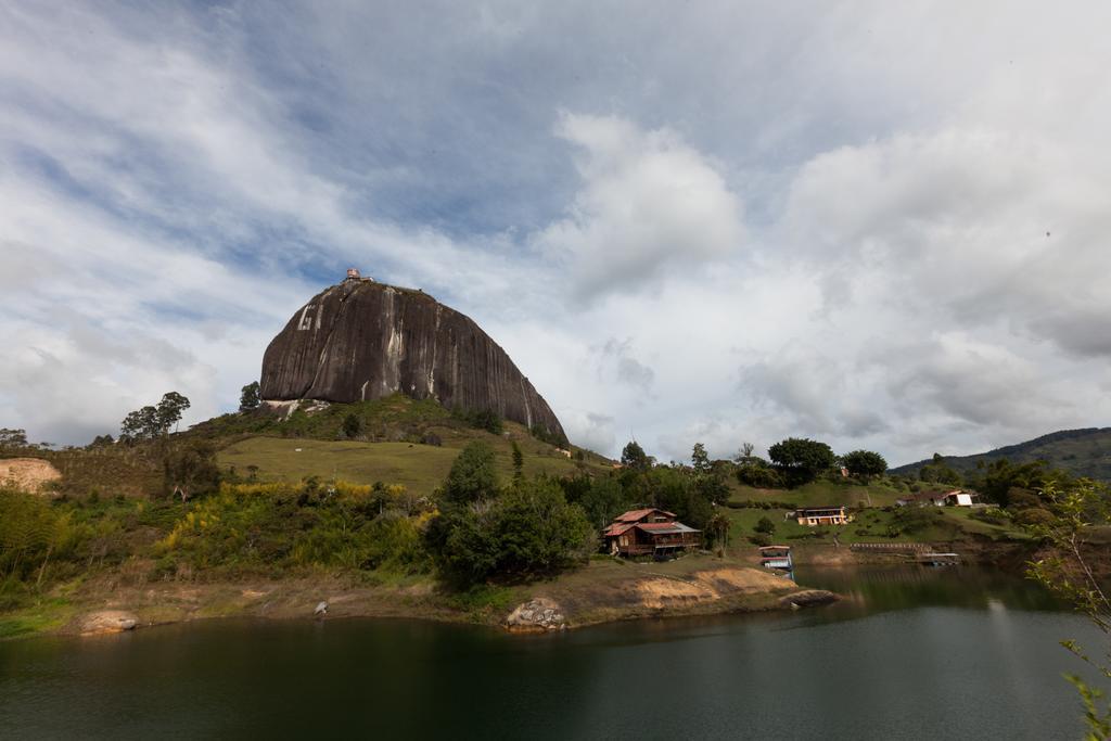 Casa Galeria Guatape Villa Buitenkant foto